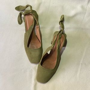 LOQ Alma Green Tie Back Heels